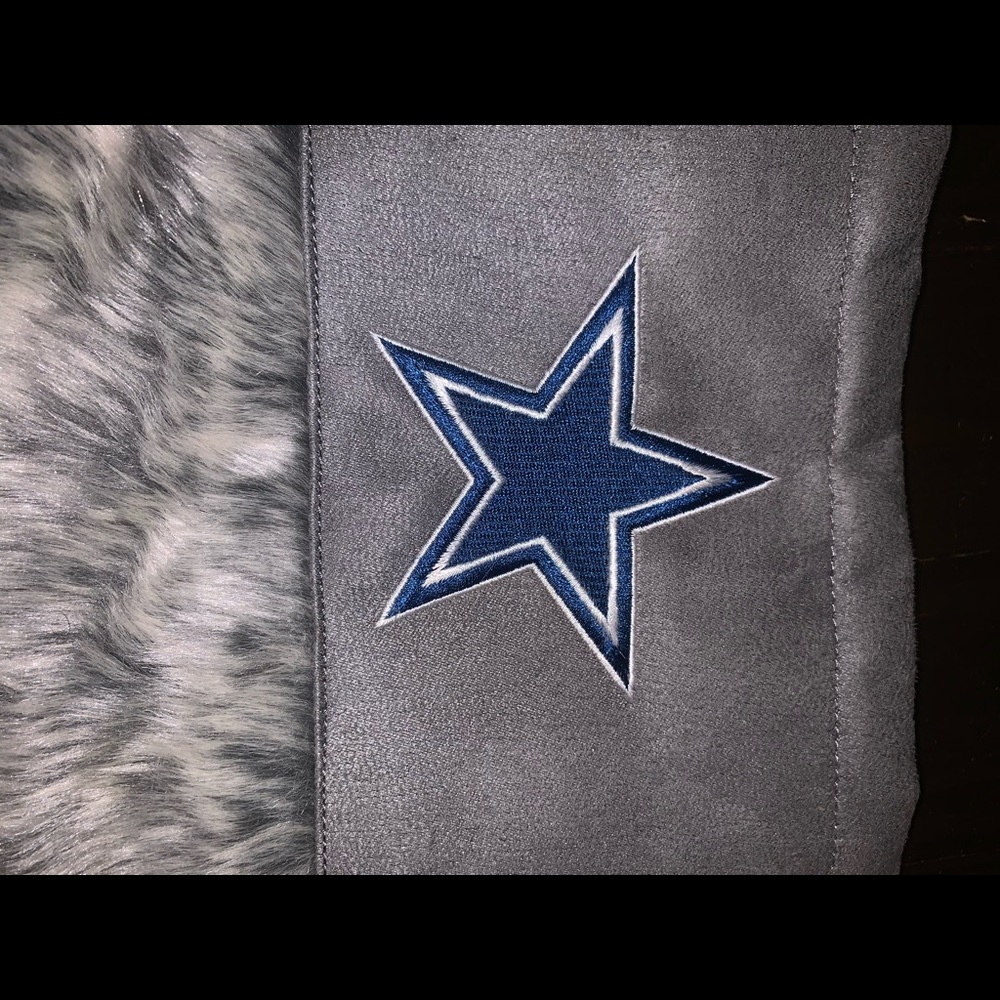 Dallas Cowboys women’s faux fur boots